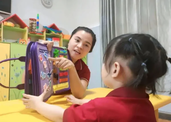 Can thiệp 1:1 trẻ chậm nói Biên Hòa
