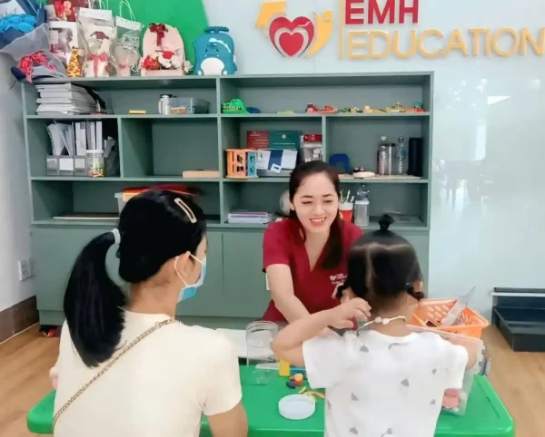 Phát hiện sớm dấu hiệu trẻ chậm nói 2 tuổi giúp can thiệp hiệu quả hơn.