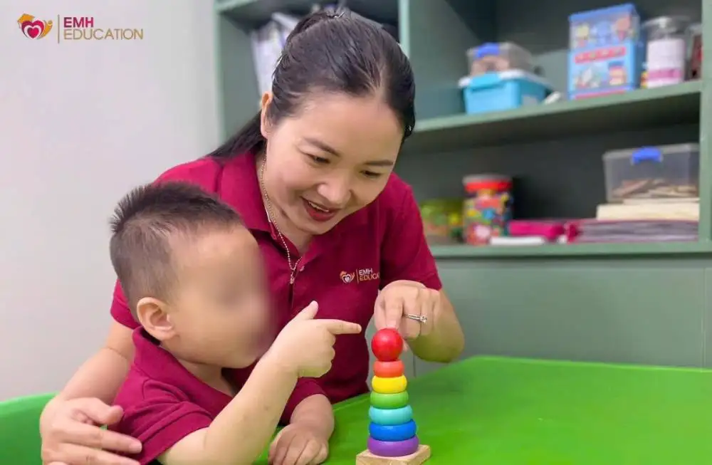 Dấu hiệu trẻ chậm nói 2 tuổi – Khi nào cha mẹ cần đưa con đi đánh giá?