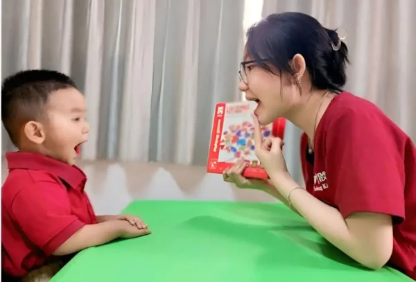 Can thiệp trẻ chậm nói Biên Hòa tại trung tâm EMH