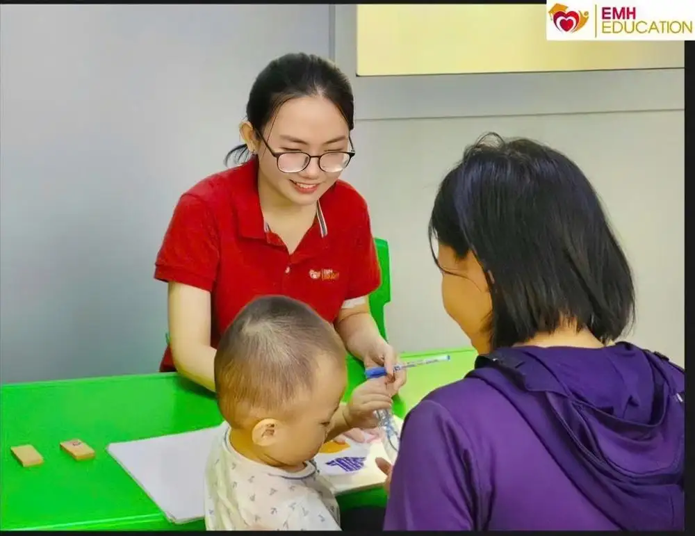 Can thiệp trẻ tự kỷ Biên Hòa uy tín tại EMH