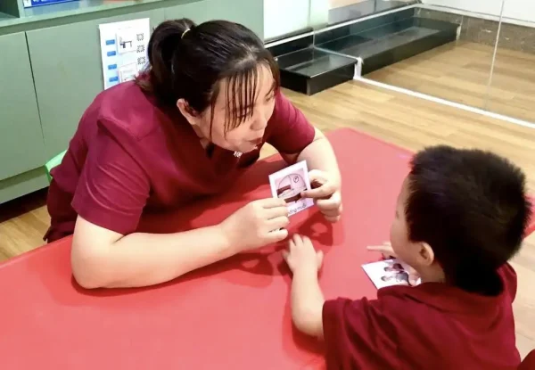 Đánh giá rối loạn phổ tự kỷ Biên Hòa