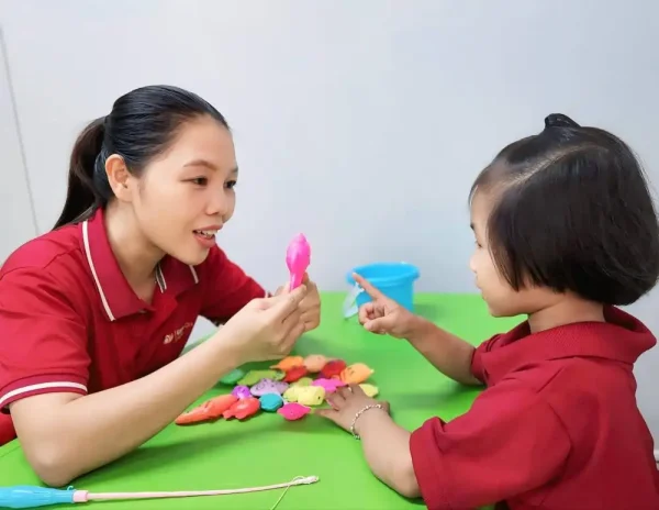 Mốc phát triển ngôn ngữ trẻ 0 - 3 tuổi