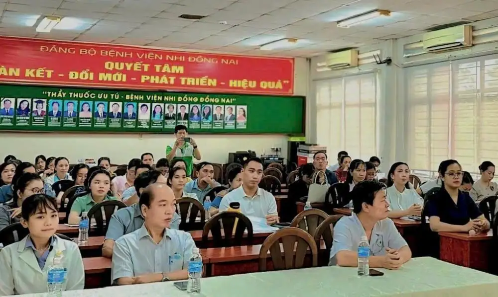 emh-tap-huan-phat-hien-som-tre-khuyet-tat