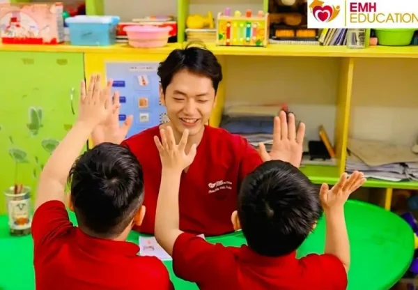 Ngày Thế giới nhận thức về tự kỷ: Tạo môi trường an toàn để trẻ tự tin hòa nhập (Nguồn: Thông tấn xã Việt Nam – VNA)