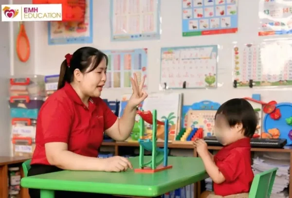 Dấu hiệu trẻ chậm nói 2 tuổi – Khi nào cha mẹ cần đưa con đi đánh giá?