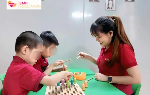 lớp học can thiệp trẻ chậm nói tại EMH